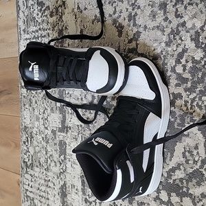 Boys Puma rebound layup SL Jr shoes